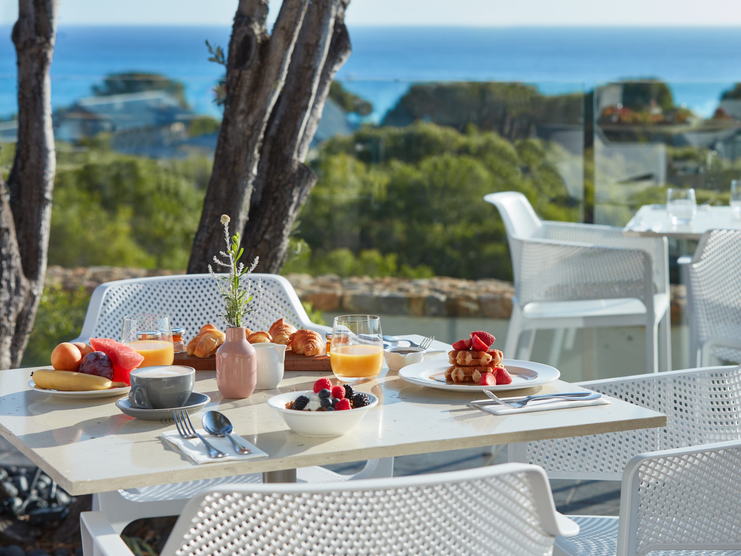 Breakfast 1_190409 Breakfast served on deck at Pullman Bunker Bay Resort